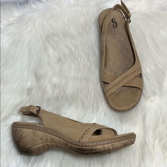 SoftWalk Tan Cross Strap Suede Sling Sandal Sz 11 - Picture 1 of 6